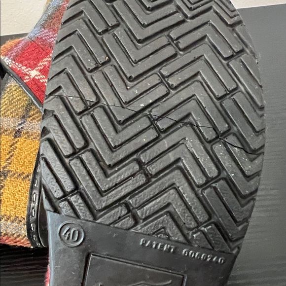 Dansko Plaid Print Multicolor Wool Clogs Size 40 / 10 **Left shoe Damaged** - Picture 3 of 14